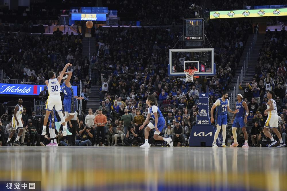 每位游泳运 每位游泳运